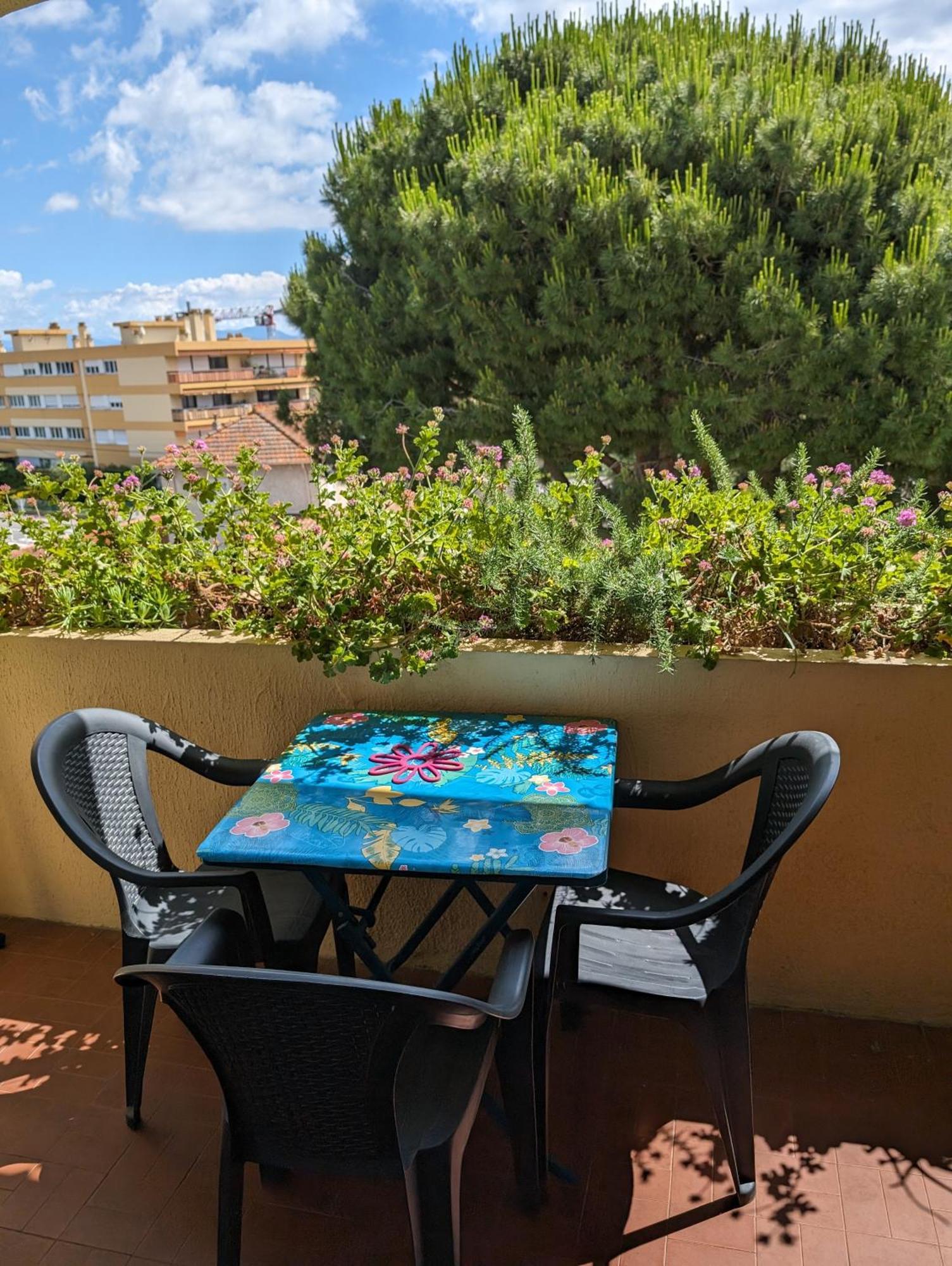 Studio Calme Dernier Etage Antibes Luaran gambar